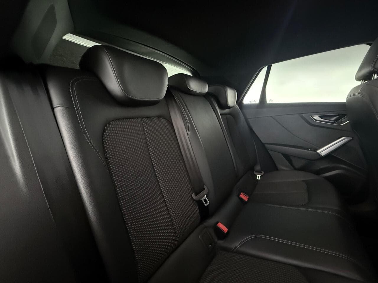 Audi Q2 thumbnail Seats Rear