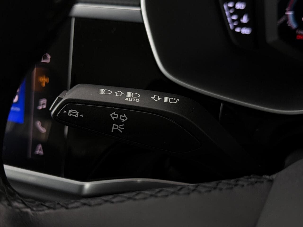 Audi Q3 thumbnail Misc Controls