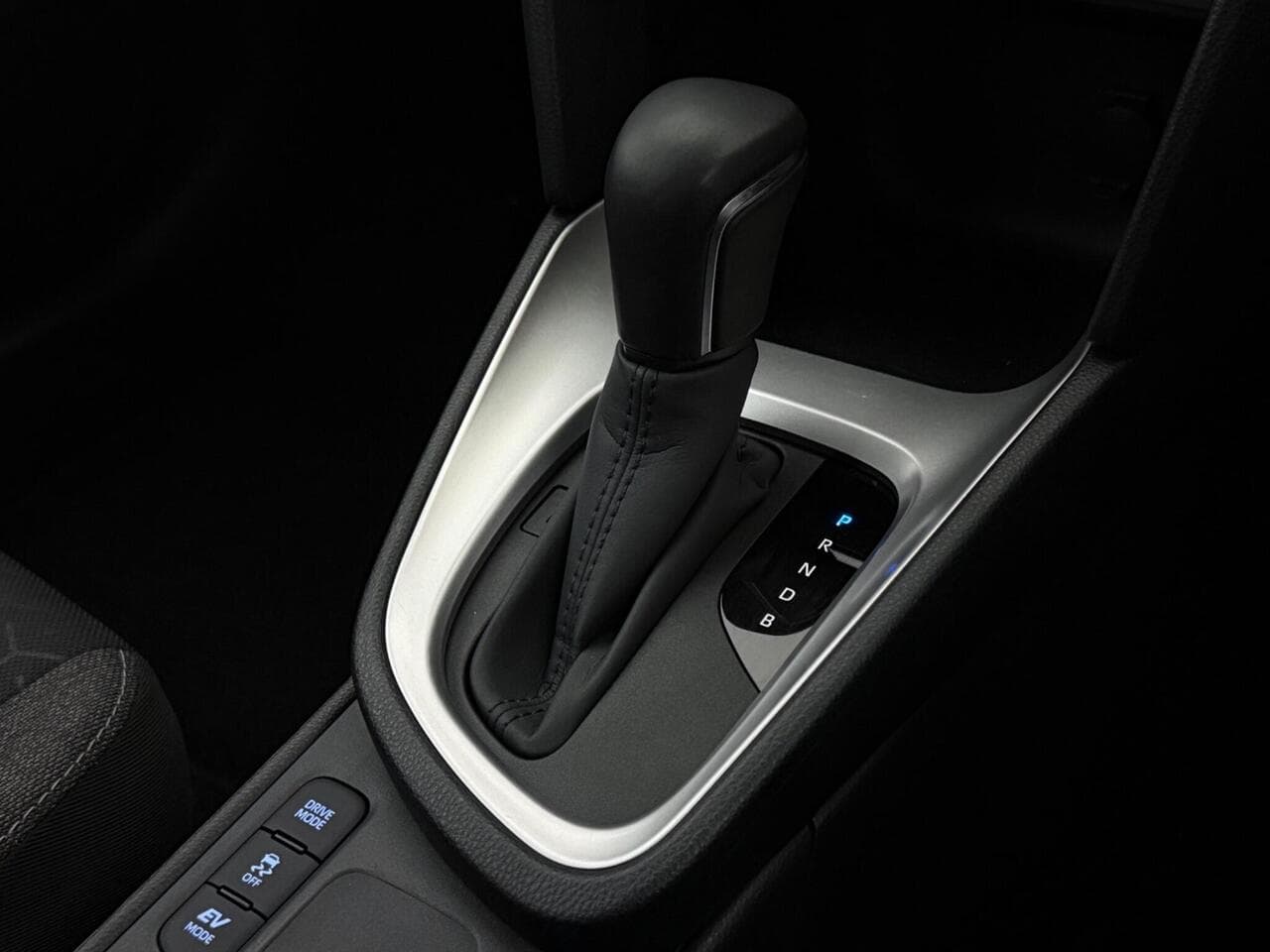 Toyota Yaris Cross thumbnail Interior Front