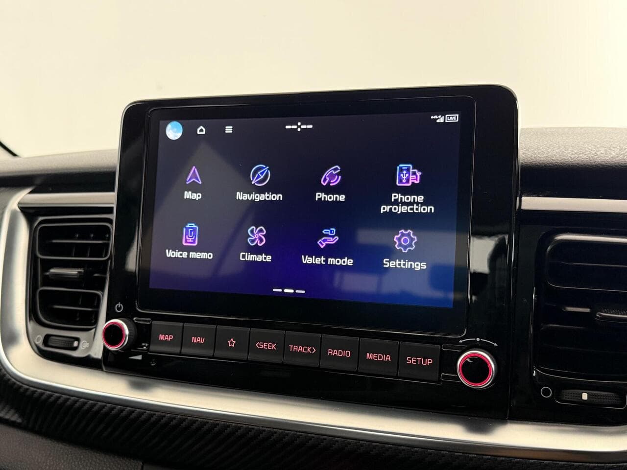 Kia Stonic thumbnail Infotainment System