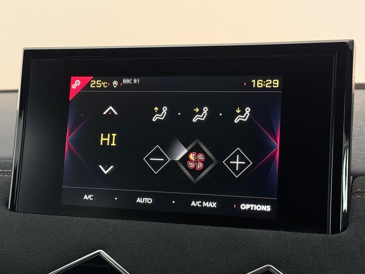 DS AUTOMOBILES DS 3 CROSSBACK thumbnail Infotainment System