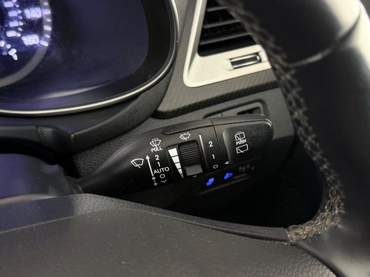 Hyundai Santa Fe thumbnail Misc Controls