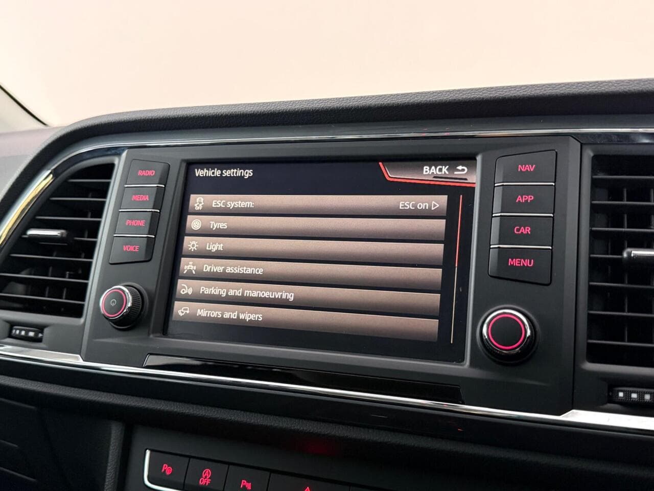 SEAT Ateca thumbnail Infotainment System