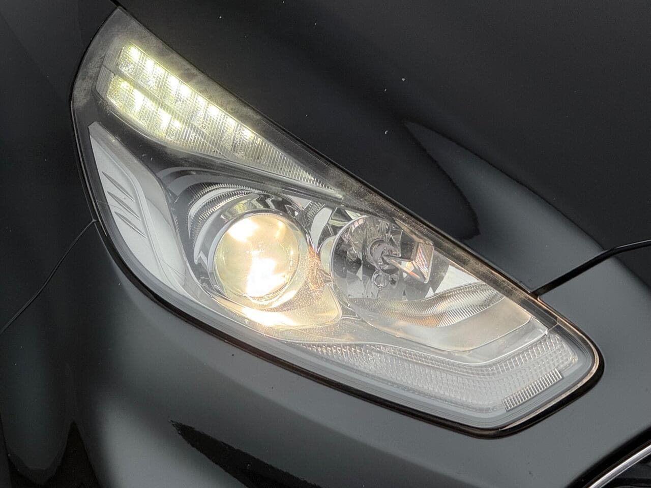 Ford S-Max thumbnail Lights Front