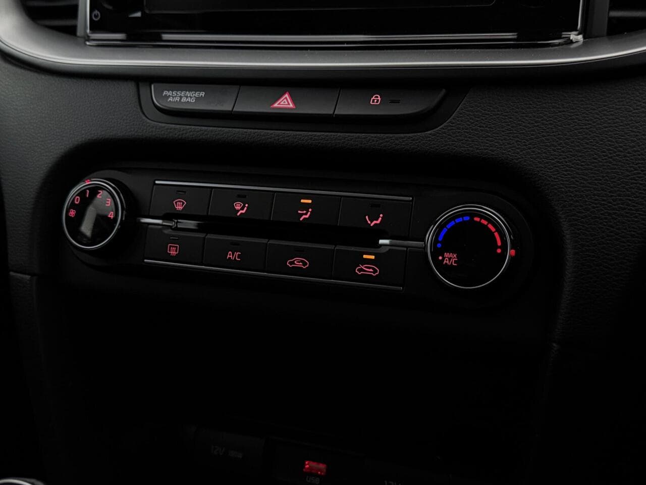 Kia XCeed thumbnail Misc Controls