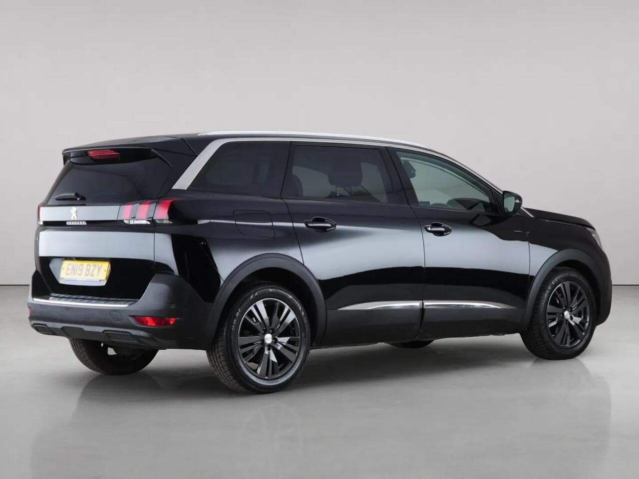 Peugeot 5008 thumbnail Rear Right