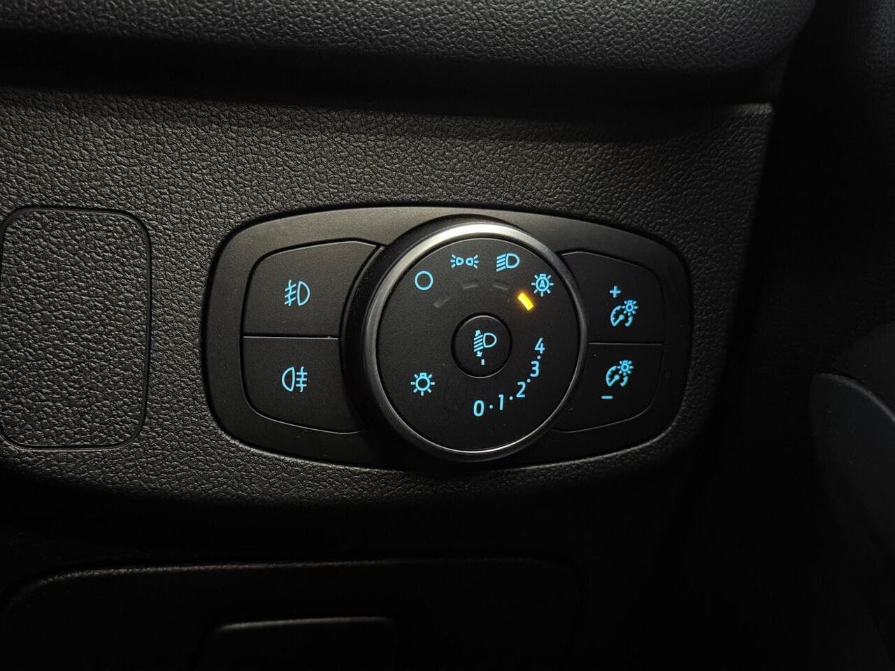 Ford Focus thumbnail Misc Controls