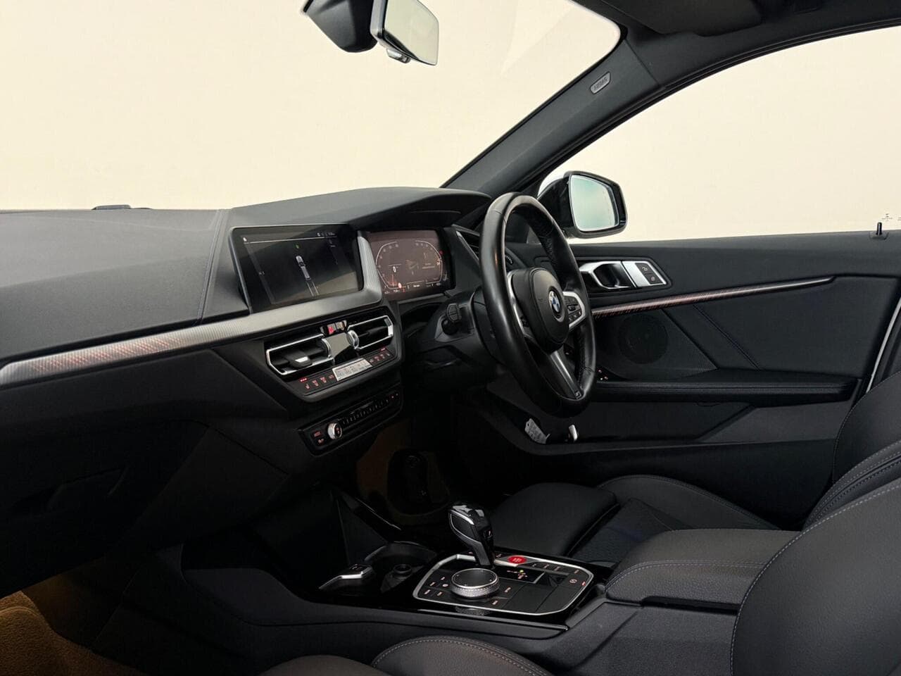 BMW 1 Series thumbnail Interior Front