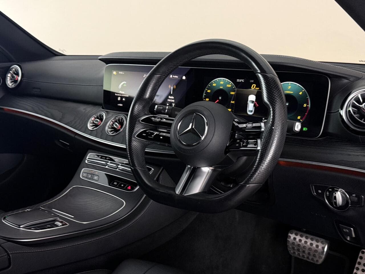 Mercedes-Benz E Class thumbnail Interior Front