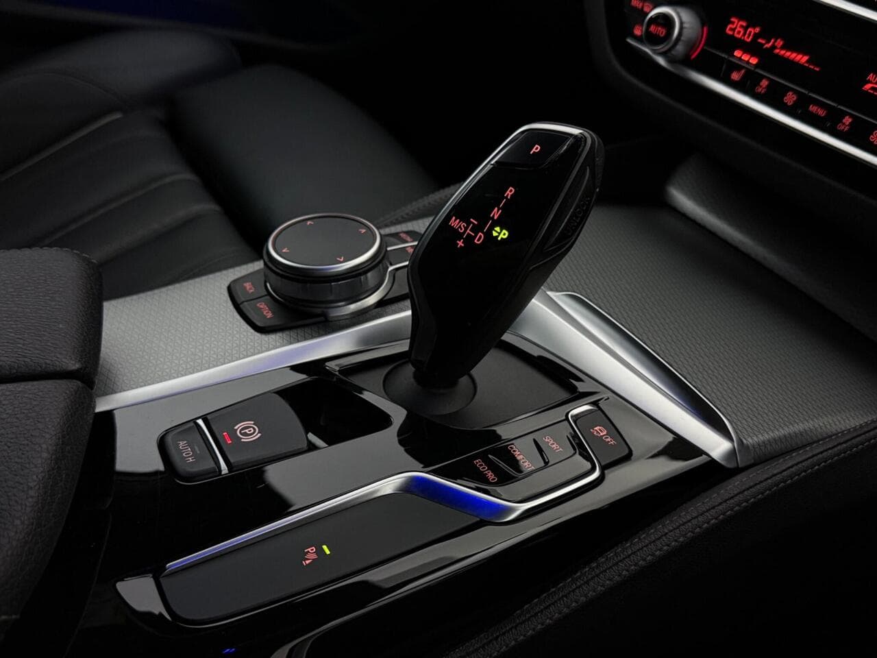 BMW 5 Series thumbnail Interior Front