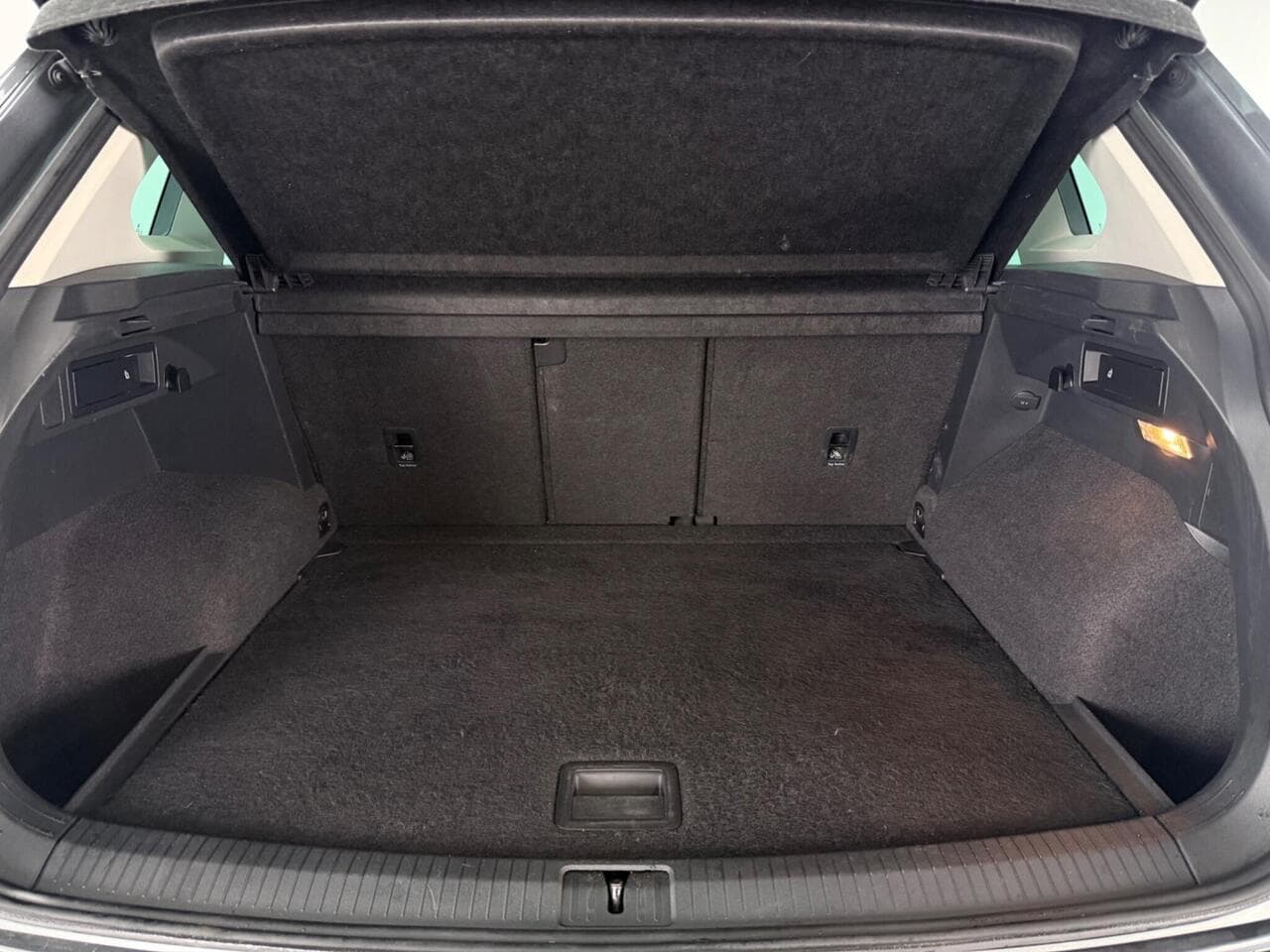 Volkswagen Tiguan thumbnail Boot