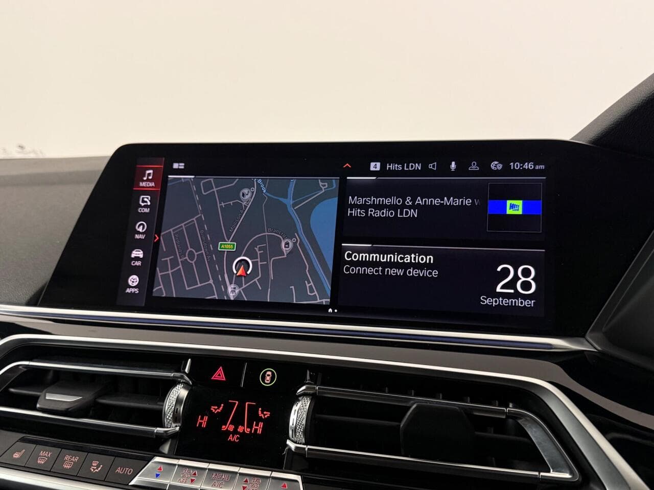 BMW X5 thumbnail Infotainment System