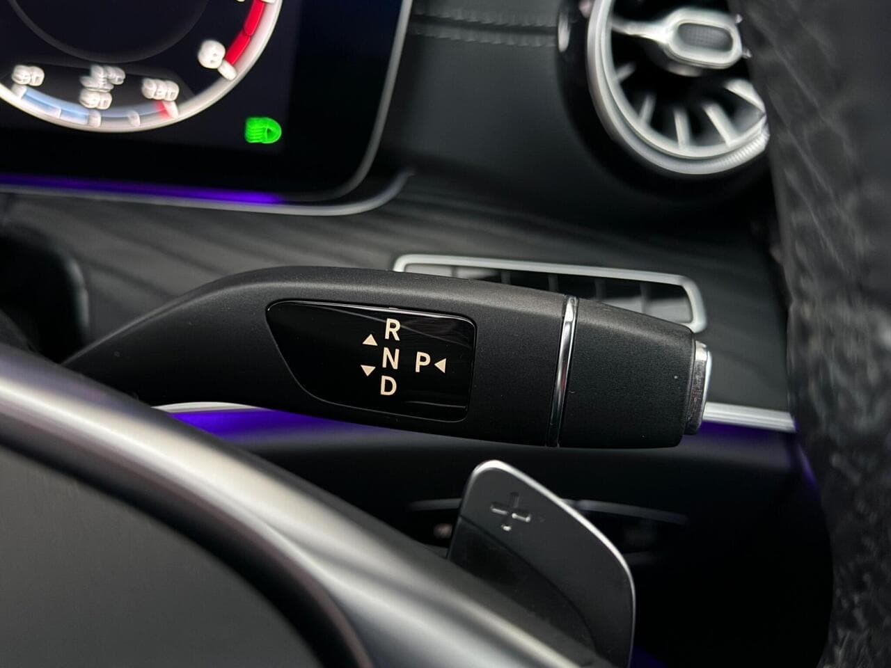 Mercedes-Benz E Class thumbnail Misc Controls