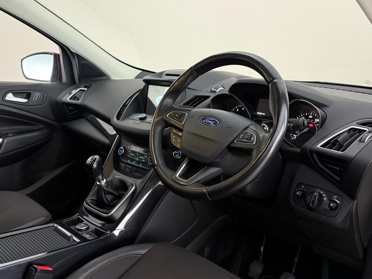 Ford Kuga thumbnail Interior Front