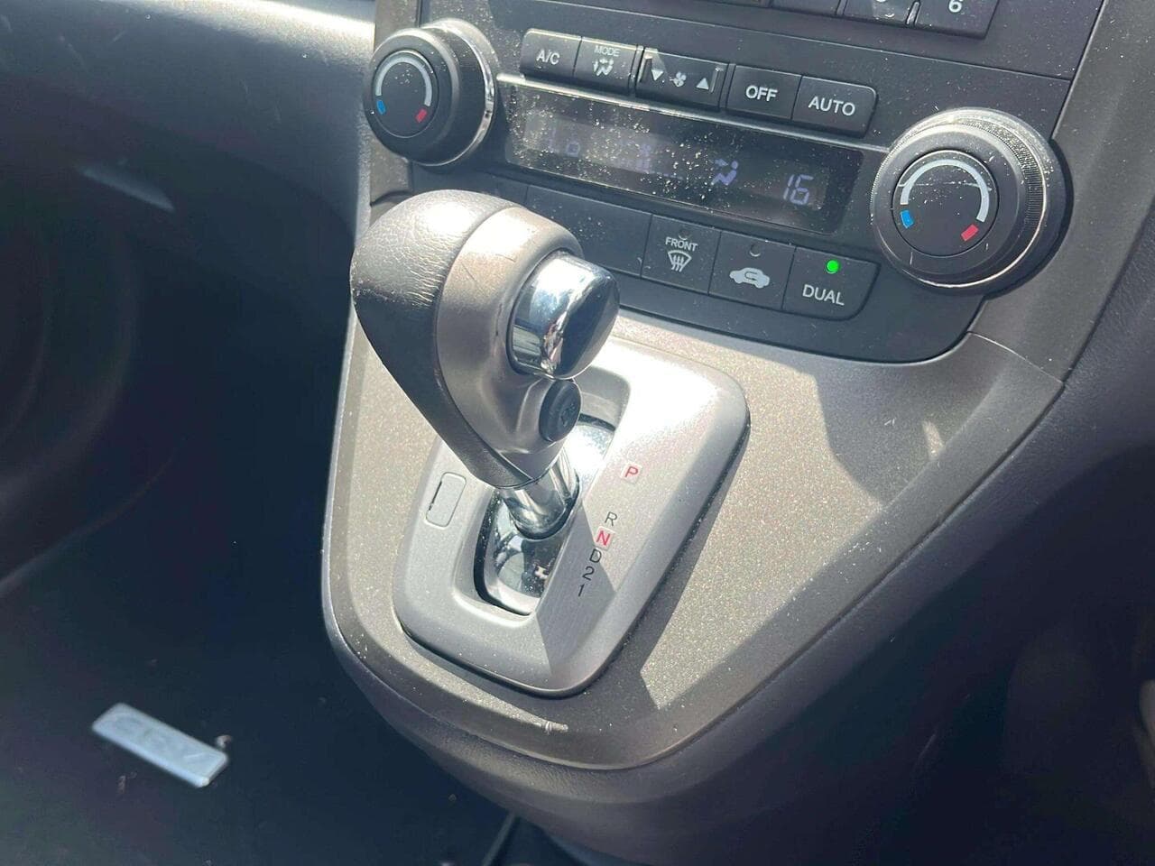 Honda CR-V thumbnail Interior Front