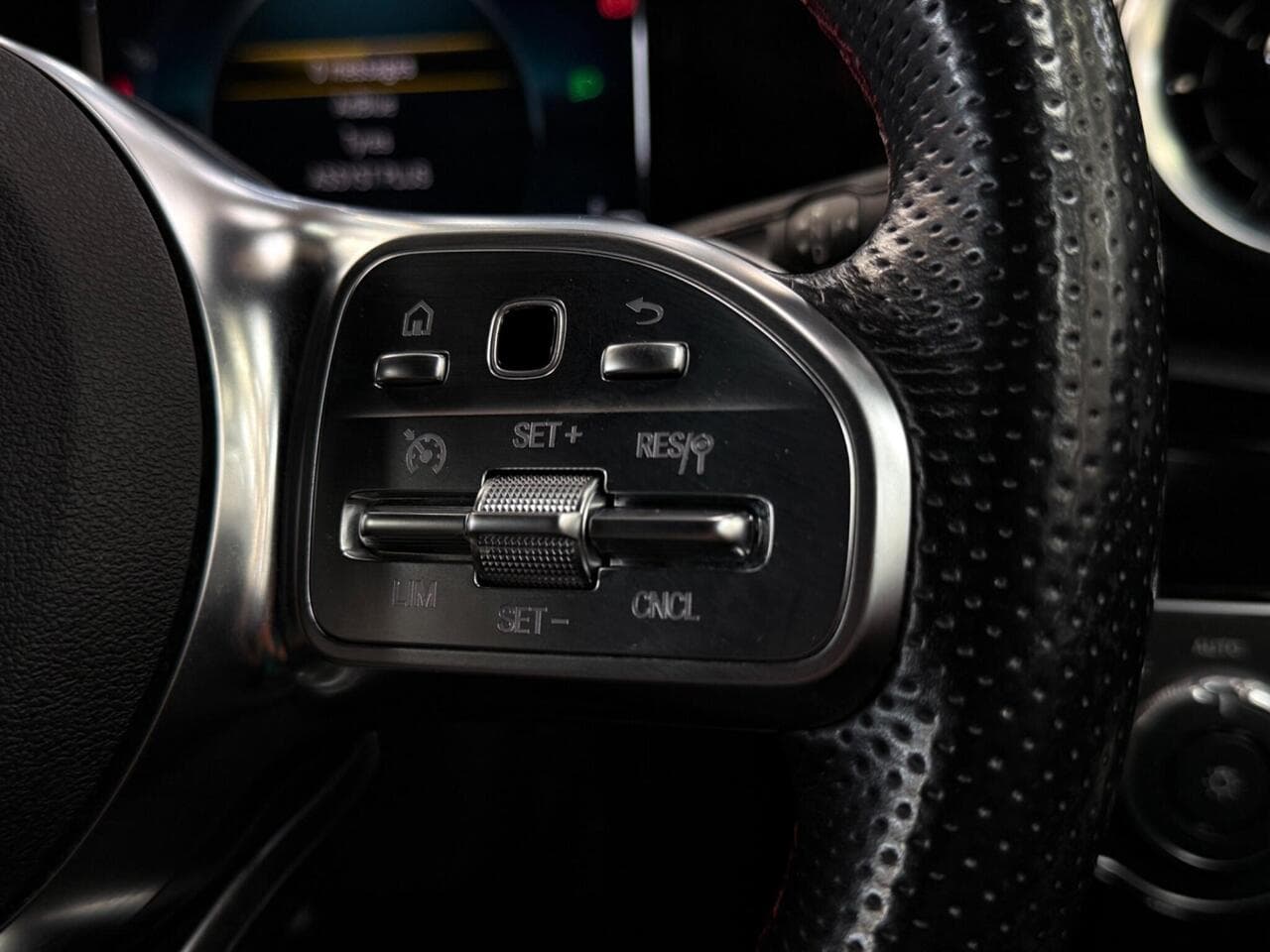 Mercedes-Benz A Class thumbnail Misc Controls