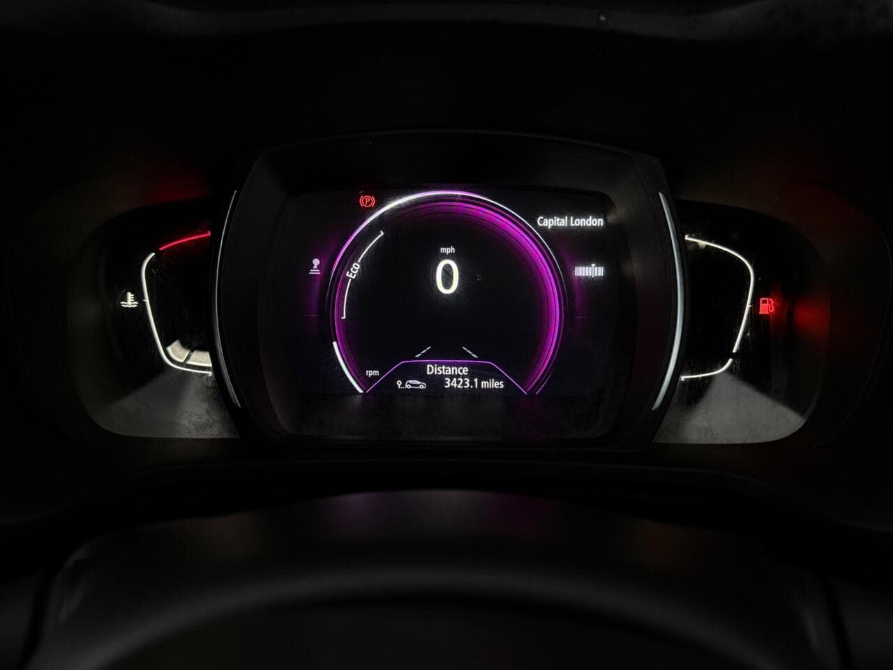 Renault Kadjar thumbnail Driver Instruments
