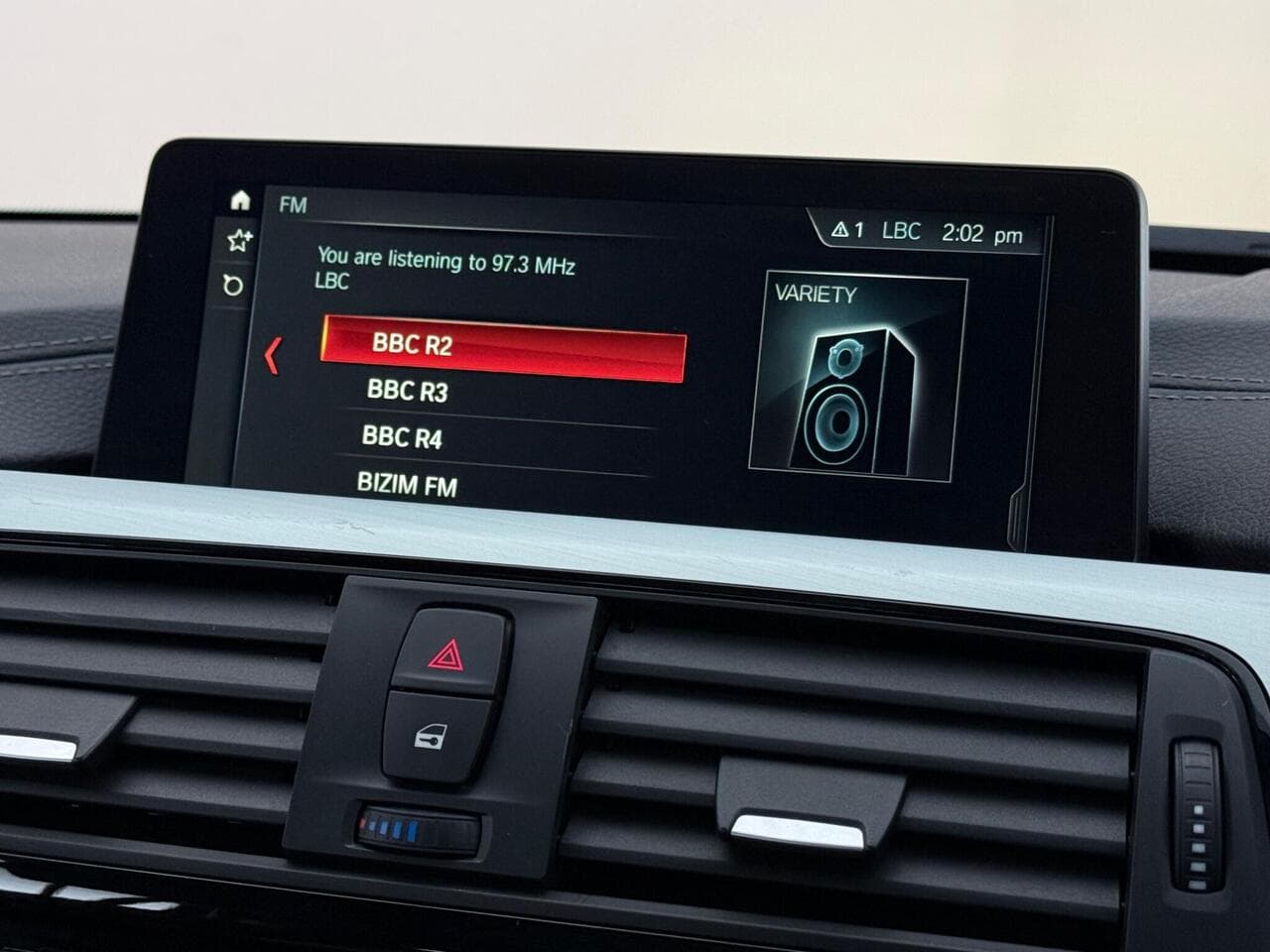 BMW 3 Series thumbnail Infotainment System