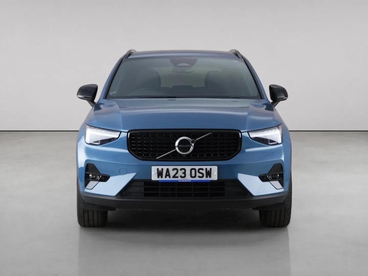 Volvo XC40 thumbnail Front