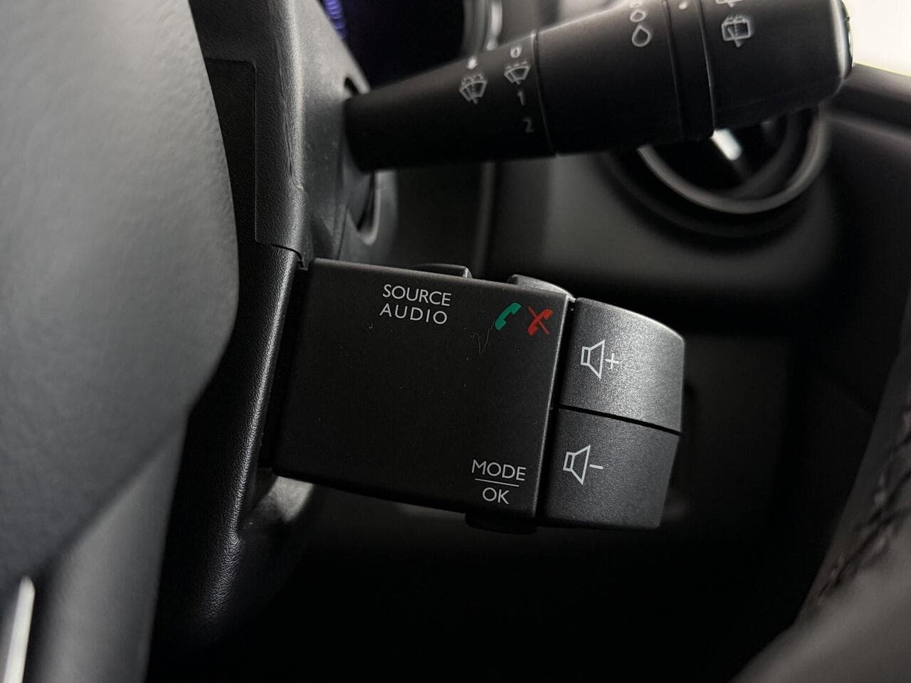 Renault Clio thumbnail Misc Controls