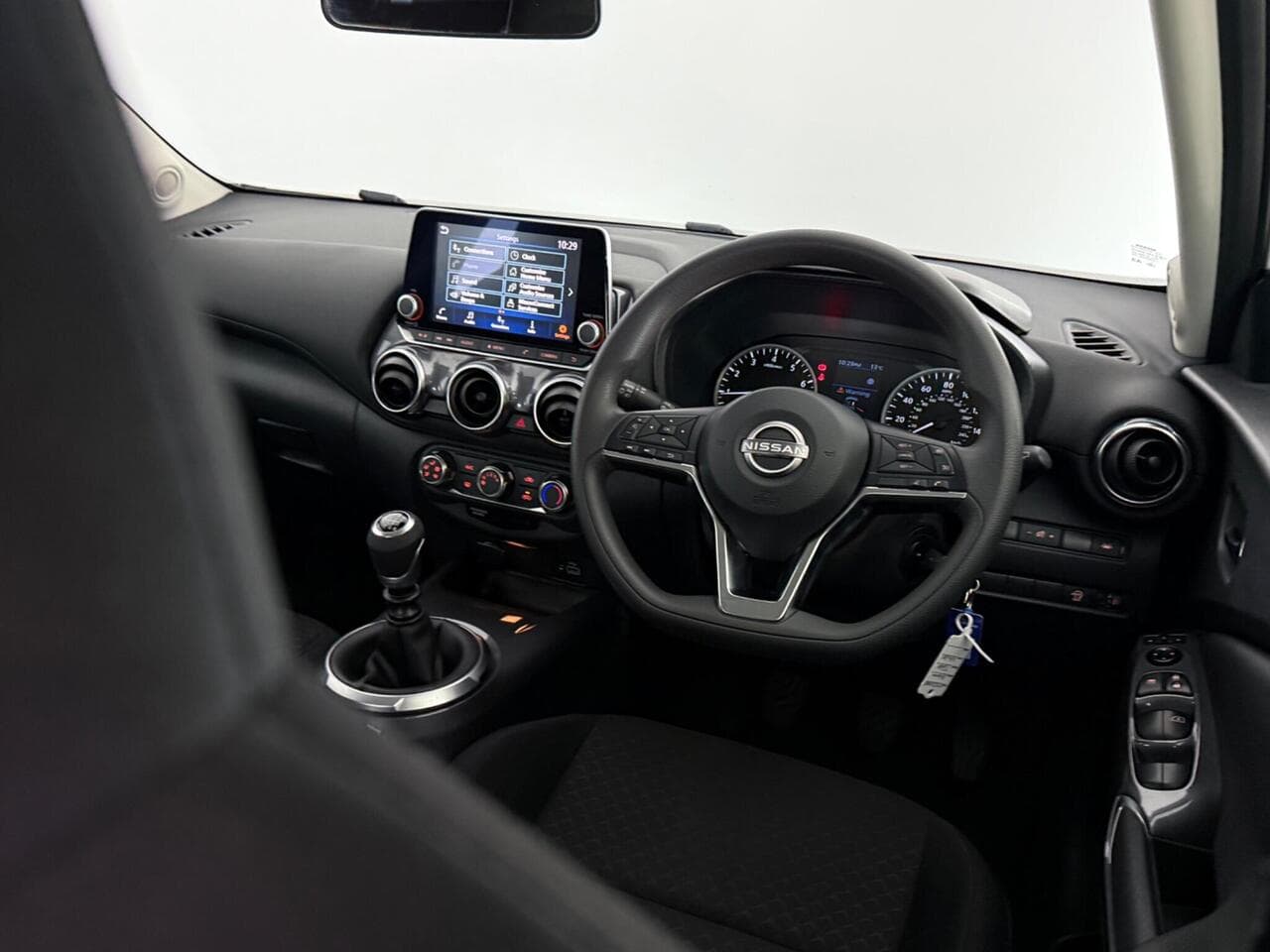 Nissan Juke thumbnail Interior Front