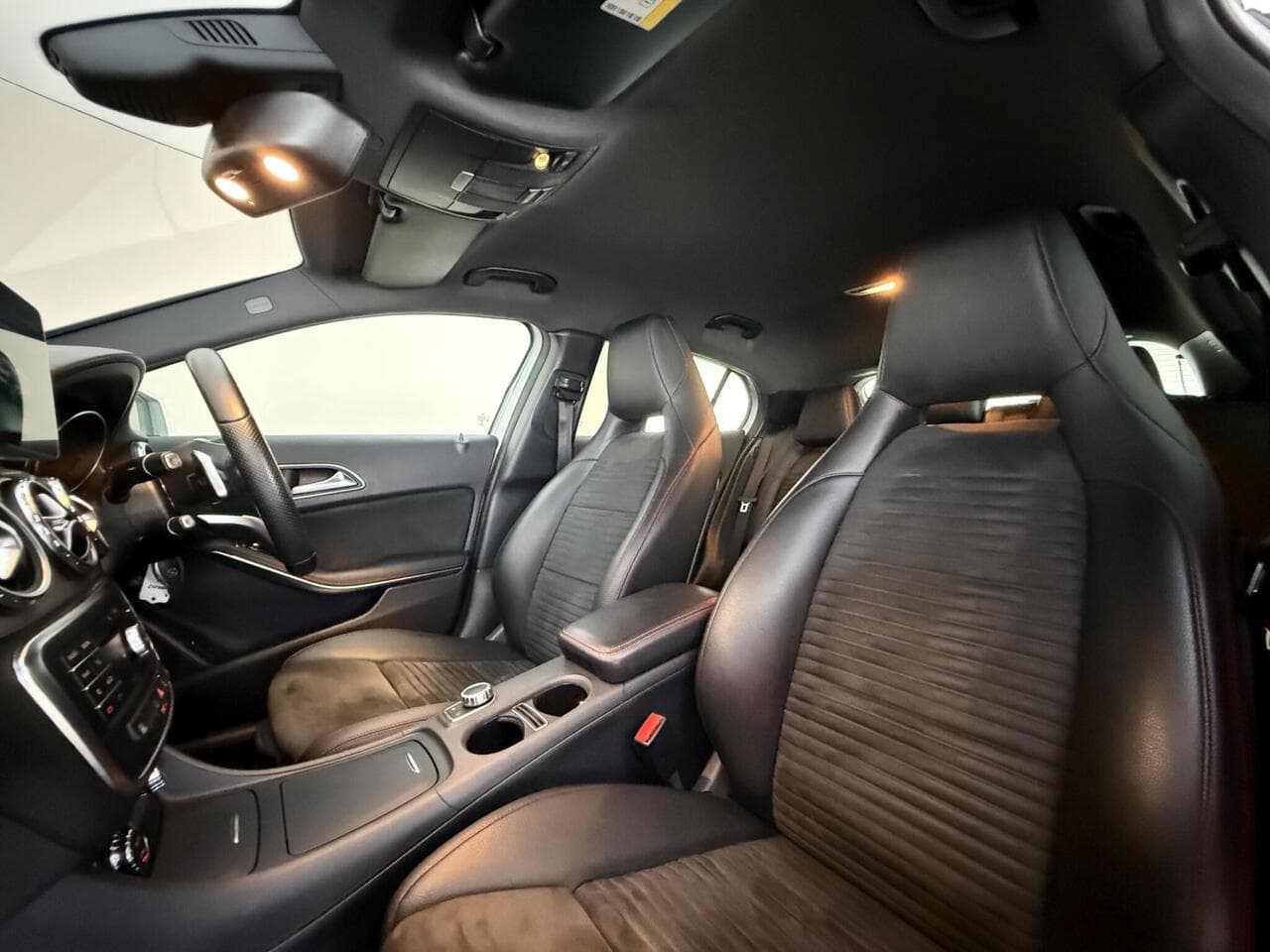 Mercedes-Benz GLA thumbnail Seat Front Passenger
