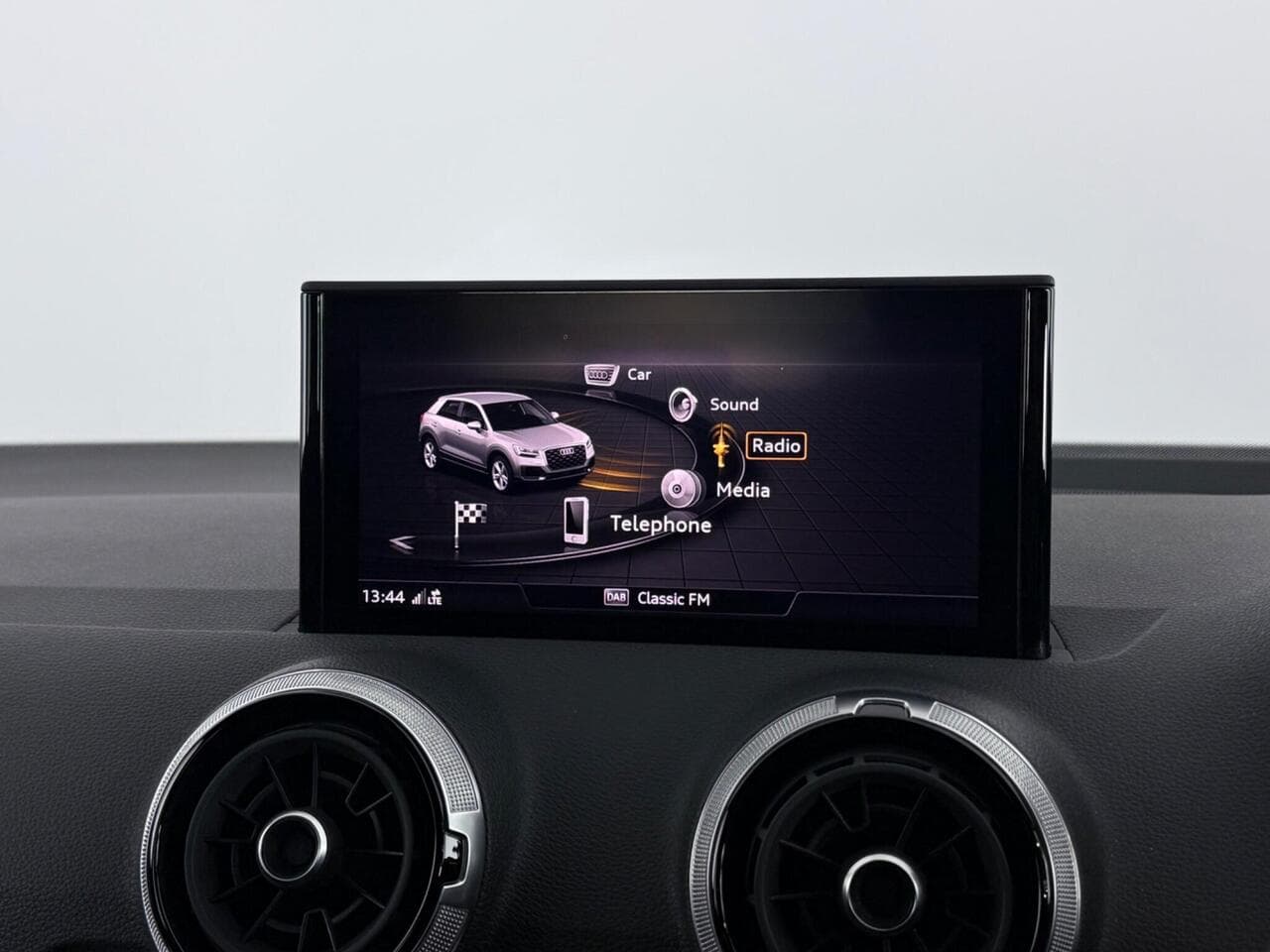 Audi Q2 thumbnail Infotainment System