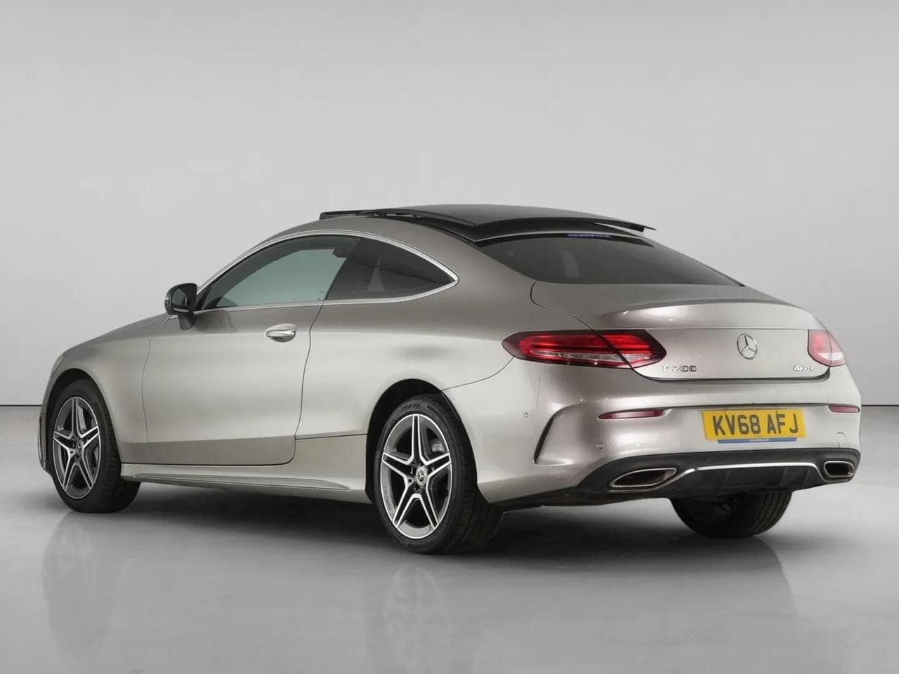 Mercedes-Benz C Class thumbnail Rear Left