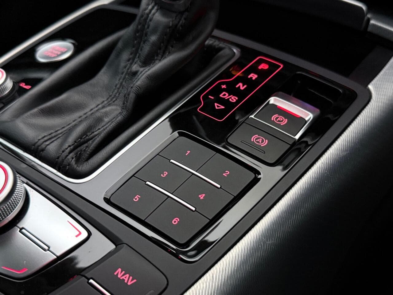 Audi A6 Saloon thumbnail Interior Front