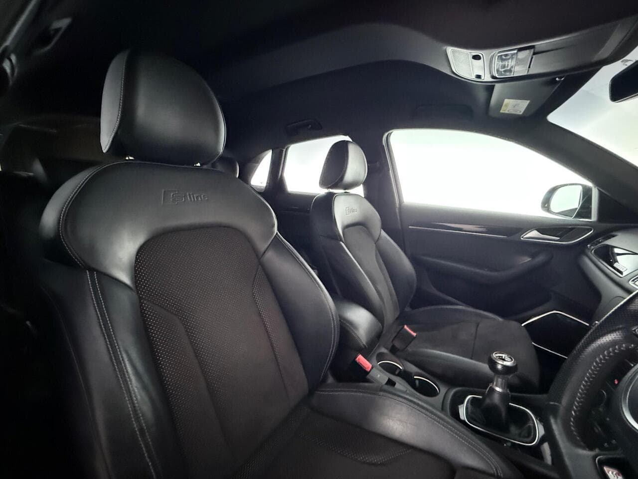 Audi Q3 thumbnail Seat Driver