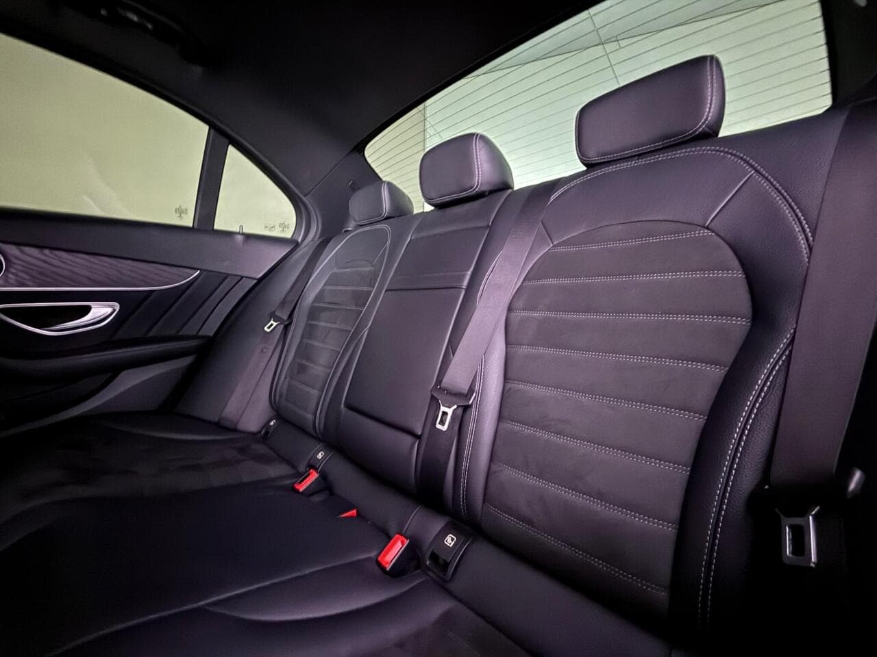 Mercedes-Benz C Class thumbnail Seats Rear
