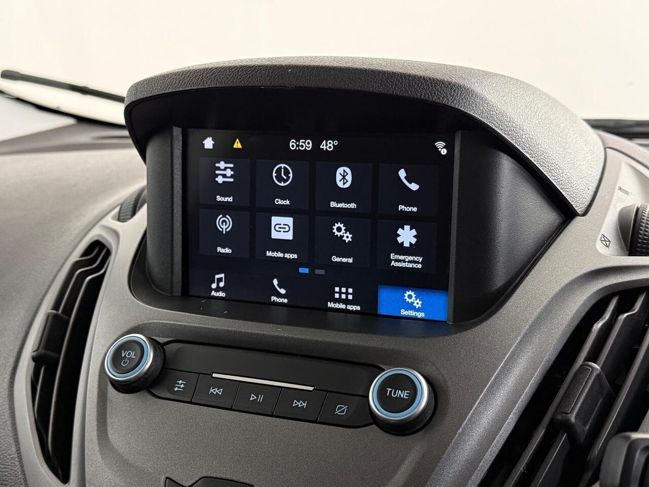 Ford Transit Courier thumbnail Infotainment System