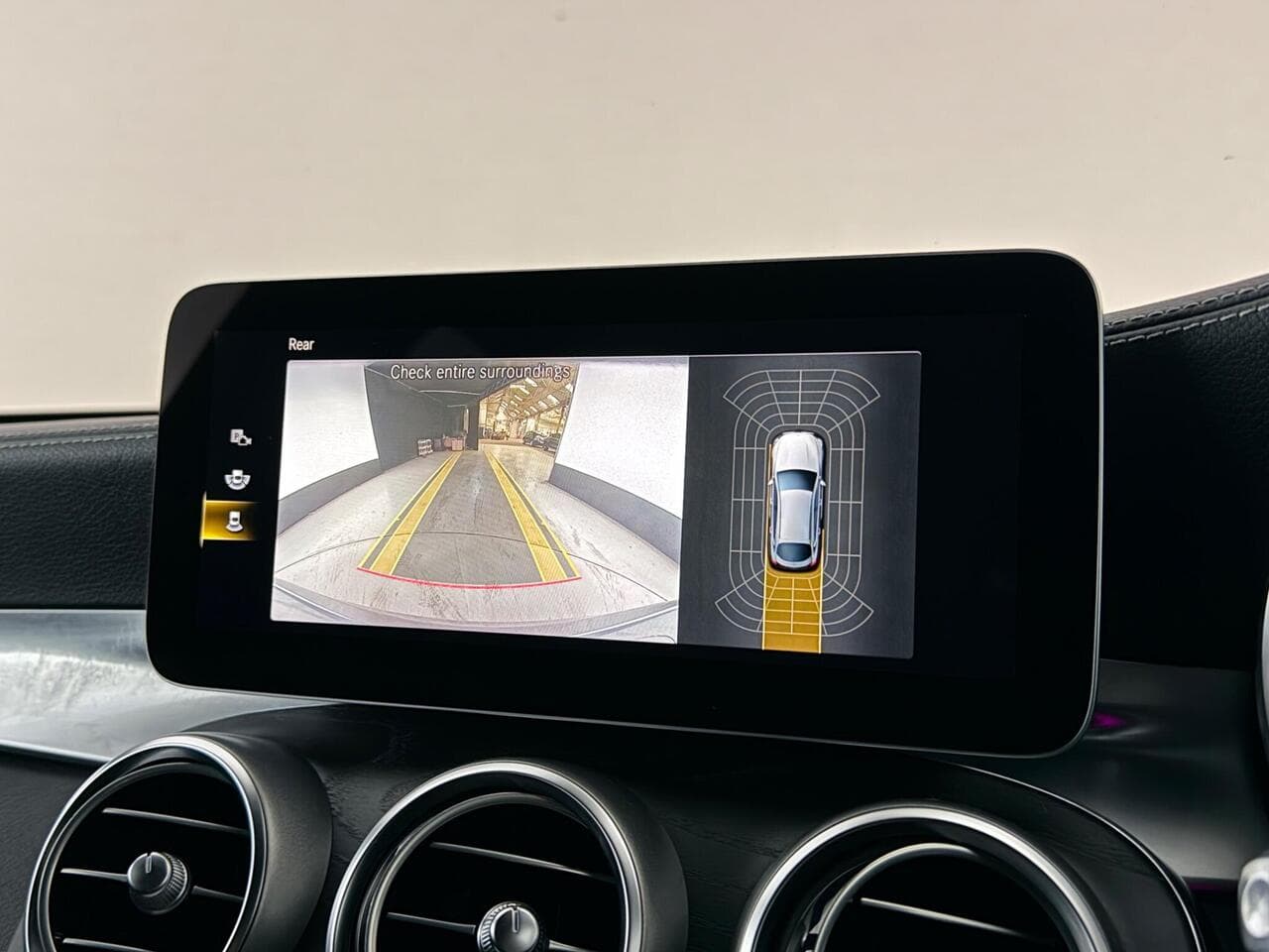 Mercedes-Benz GLC thumbnail Infotainment System
