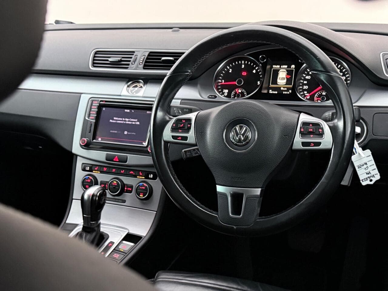 Volkswagen CC thumbnail Steering Wheel