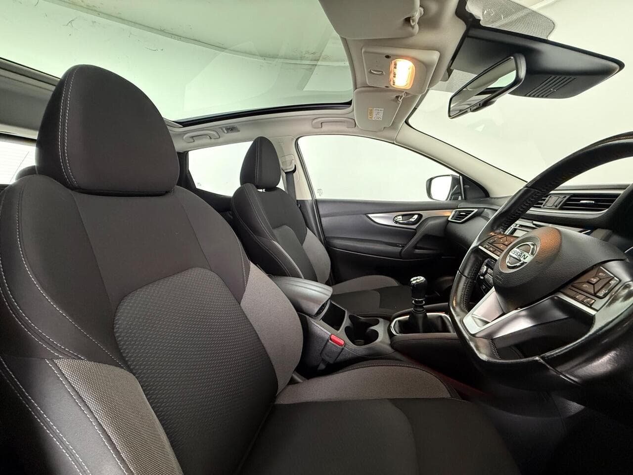 Nissan Qashqai thumbnail Seat Driver