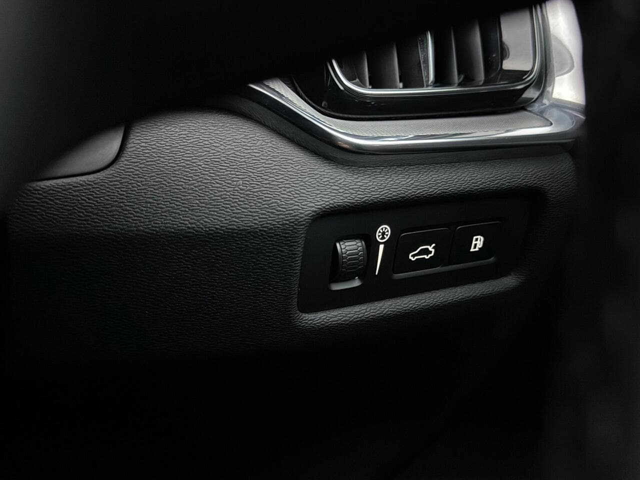 Volvo S60 thumbnail Misc Controls