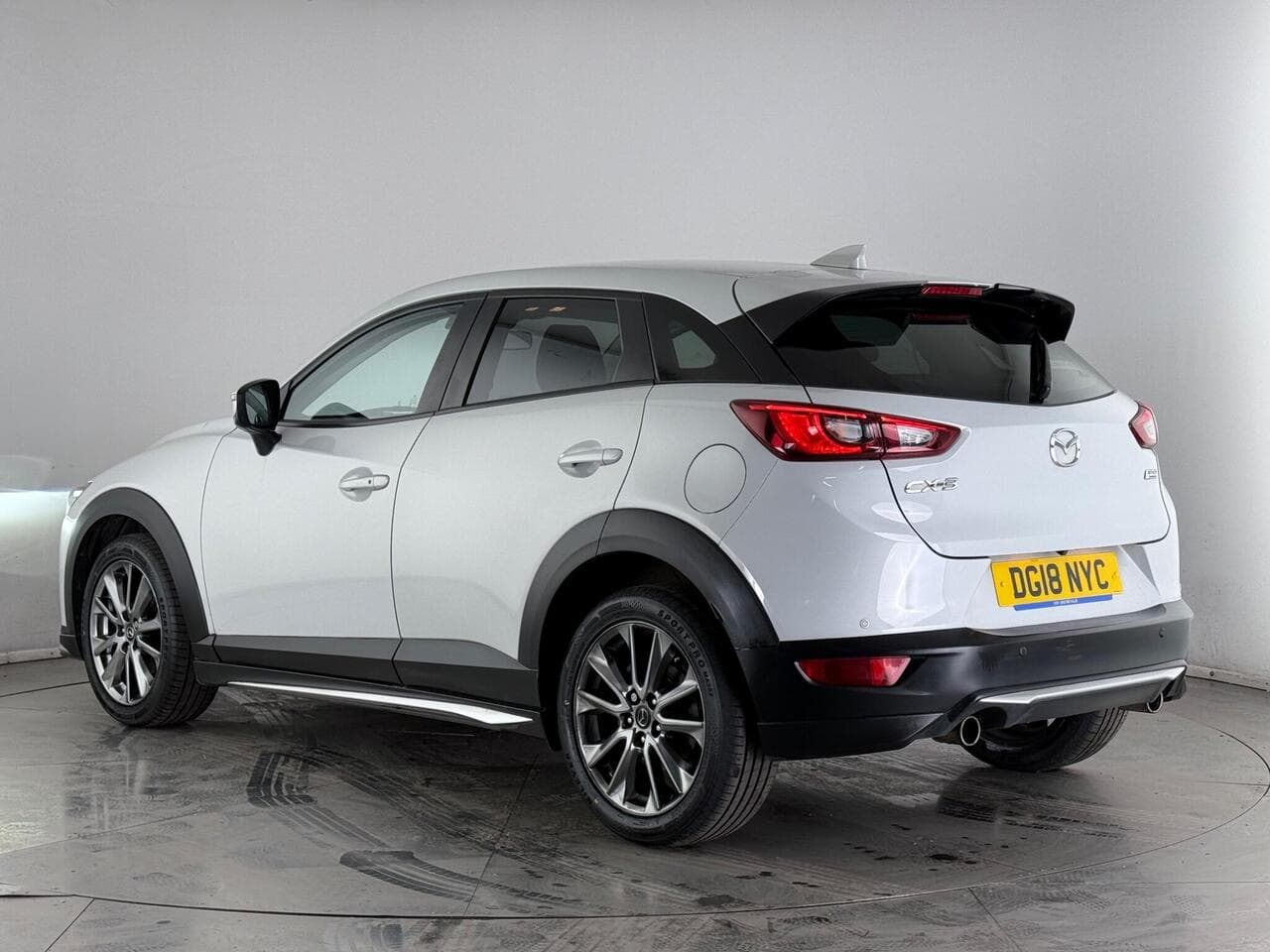 Mazda CX-3 thumbnail Rear Left