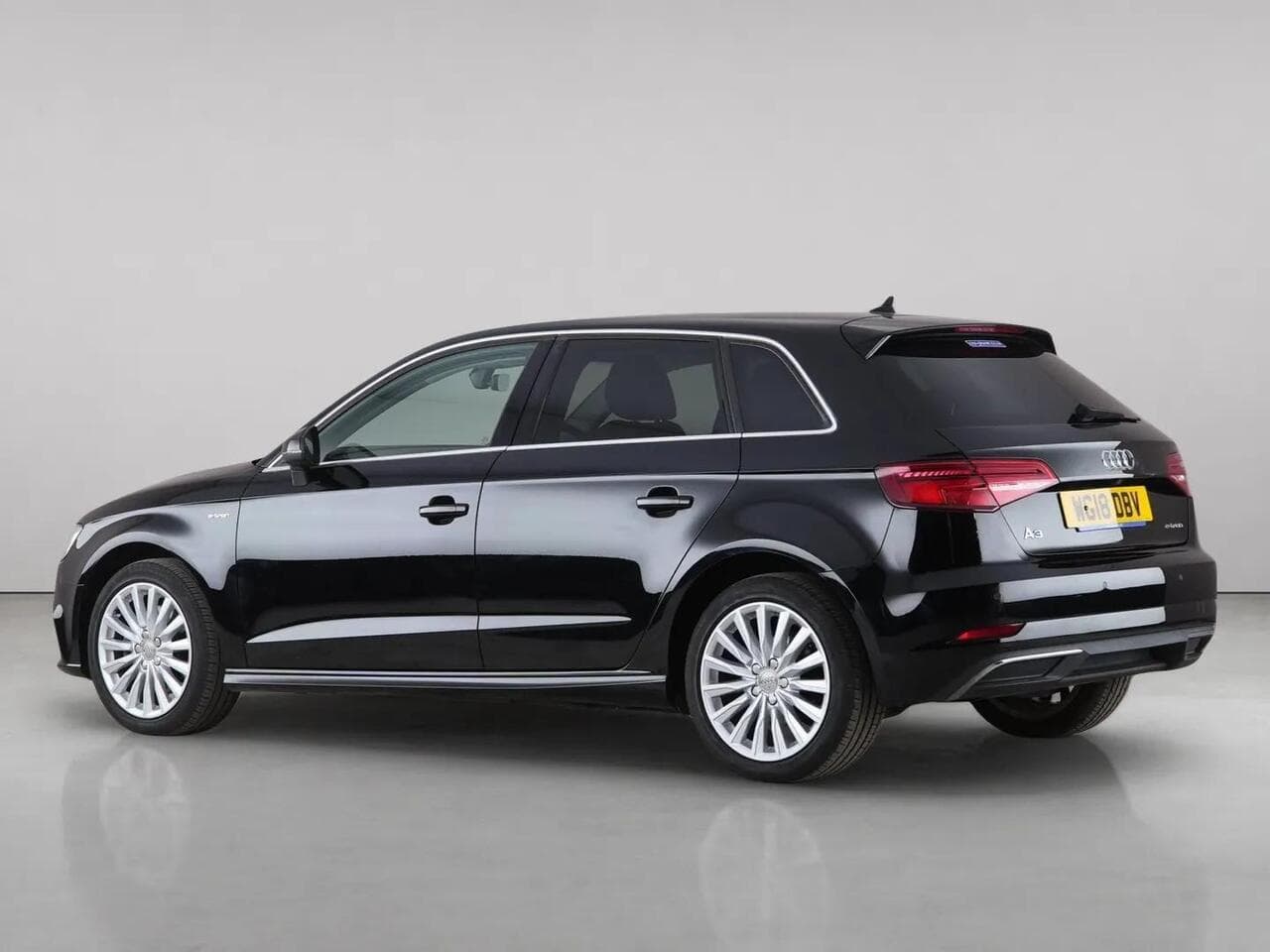 Audi A3 thumbnail Side Left