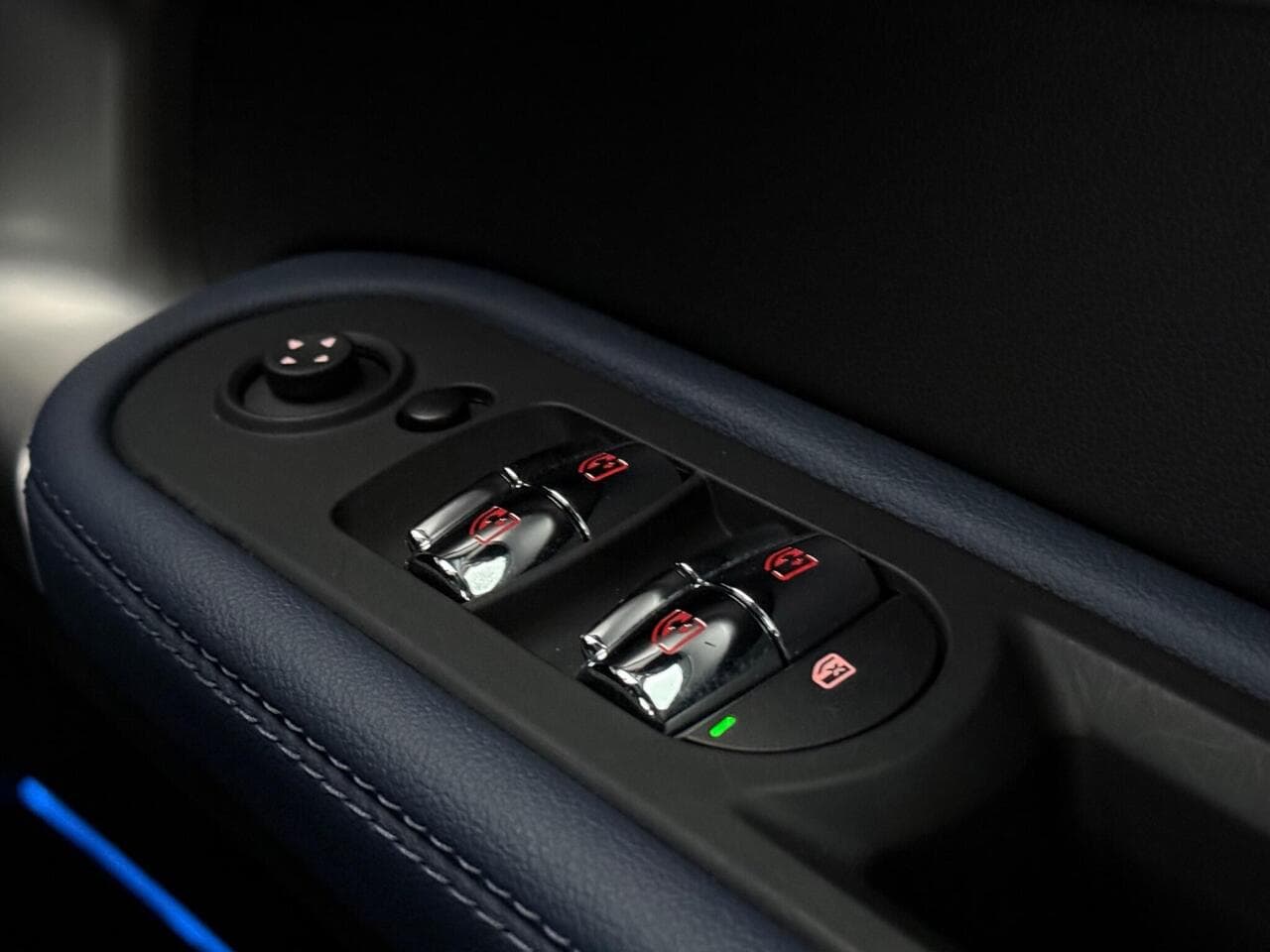 MINI Countryman thumbnail Misc Controls