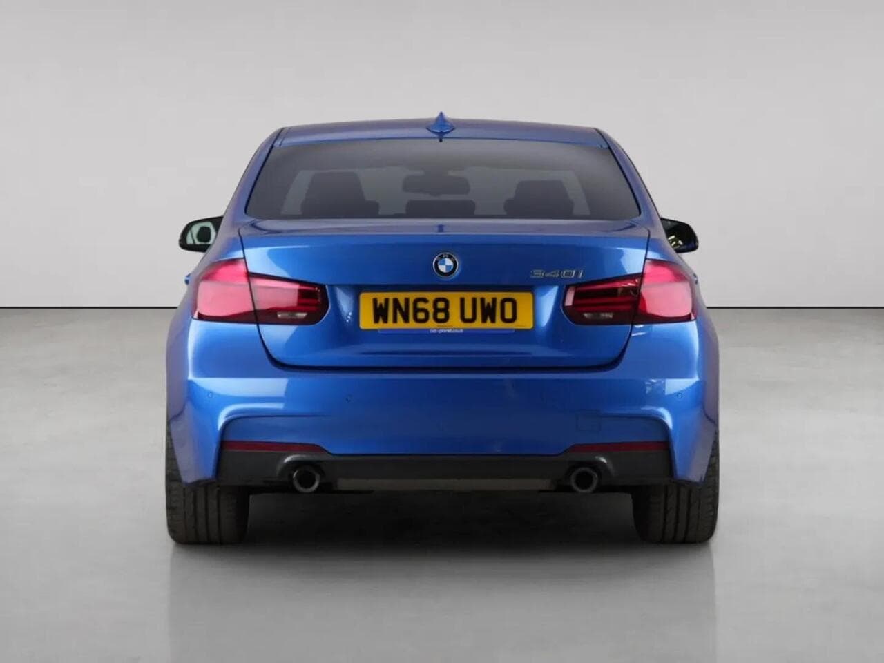 BMW 3 Series thumbnail Rear