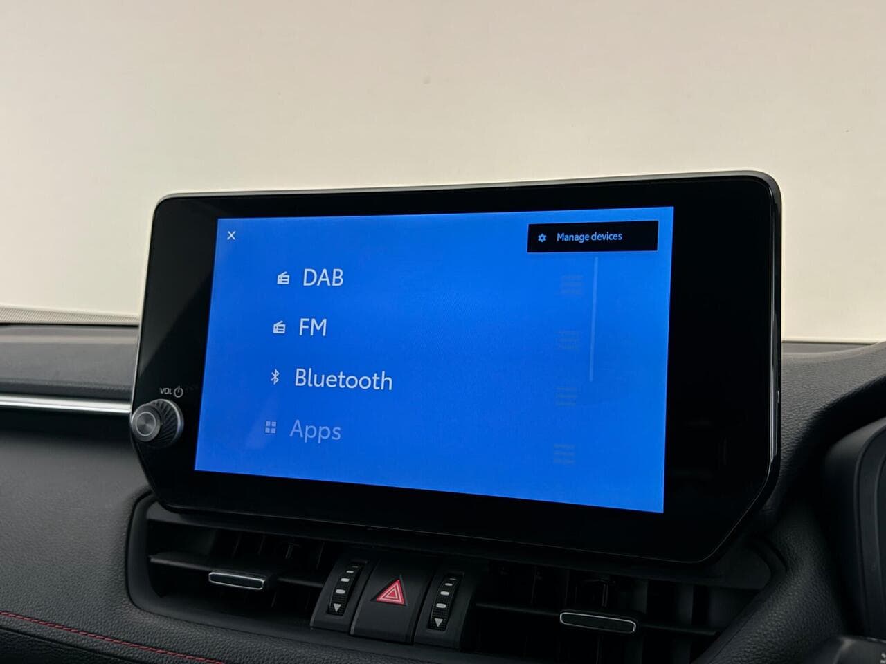 Toyota RAV4 thumbnail Infotainment System