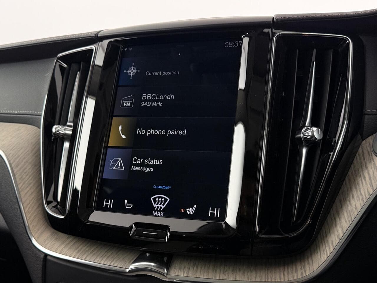 Volvo XC60 thumbnail Infotainment System