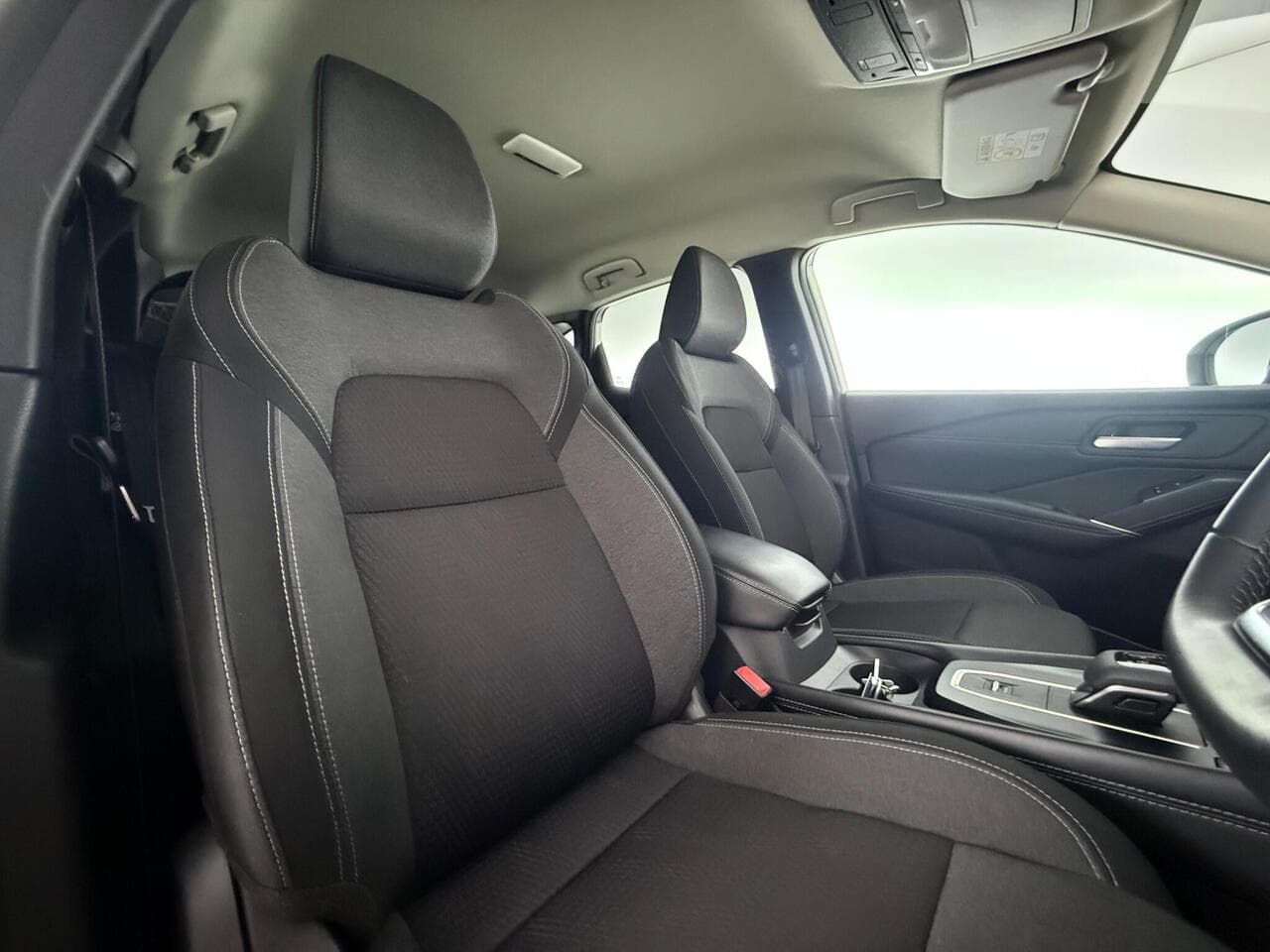 Nissan Qashqai thumbnail Seat Driver