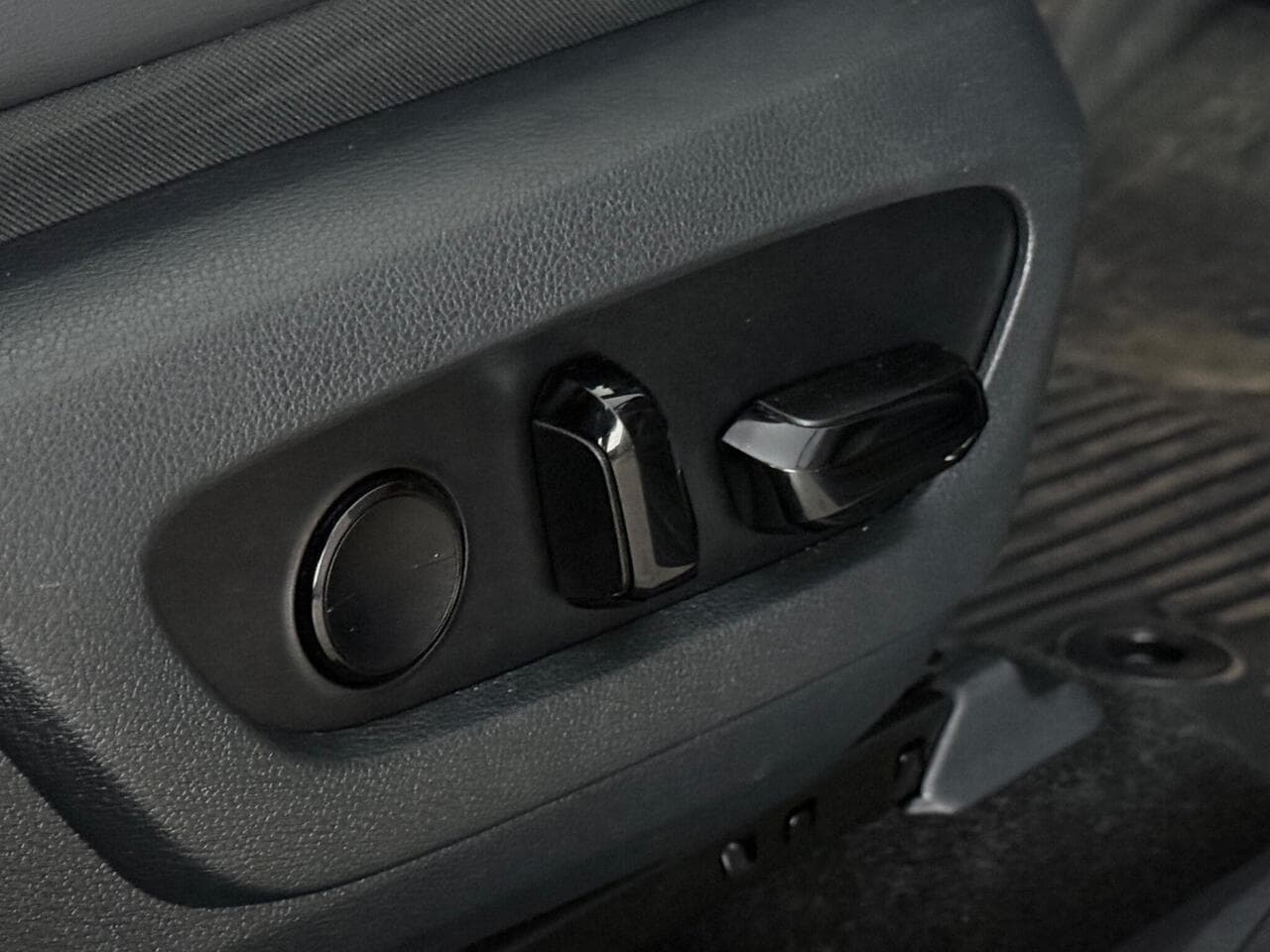 Lexus NX thumbnail Misc Controls