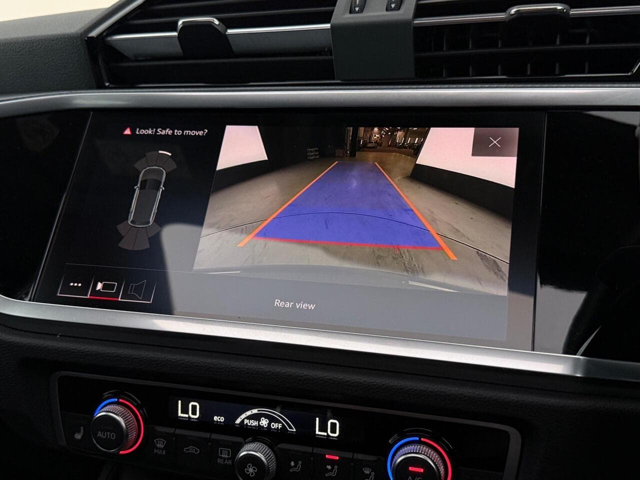 Audi Q3 thumbnail Infotainment System