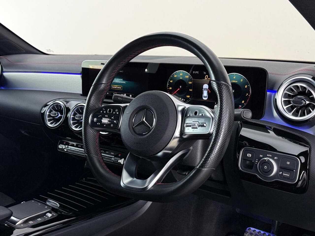 Mercedes-Benz CLA thumbnail Steering Wheel