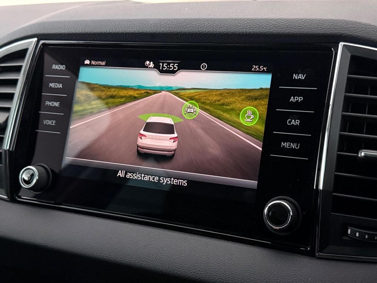 Skoda Karoq thumbnail Infotainment System