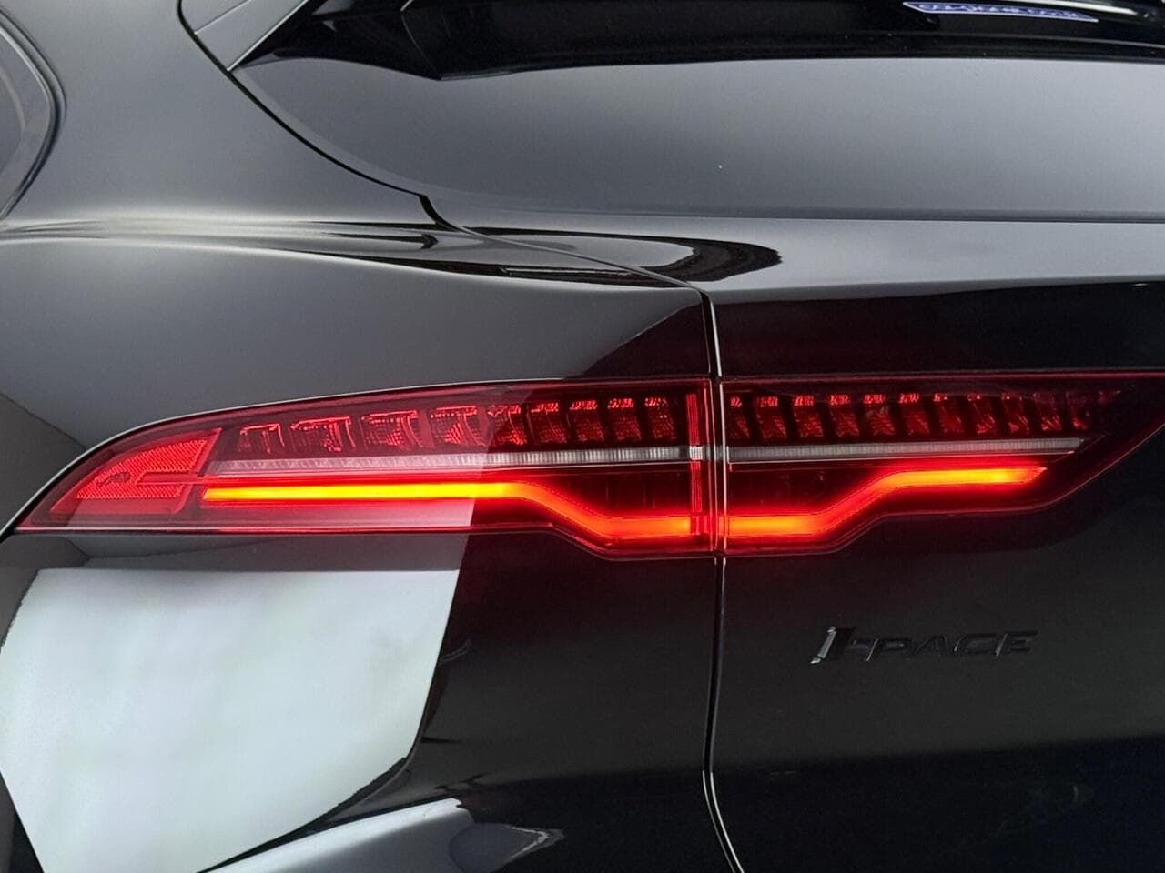 Jaguar I-PACE thumbnail Lights Rear
