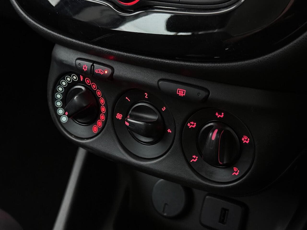 Vauxhall Corsa thumbnail Misc Controls