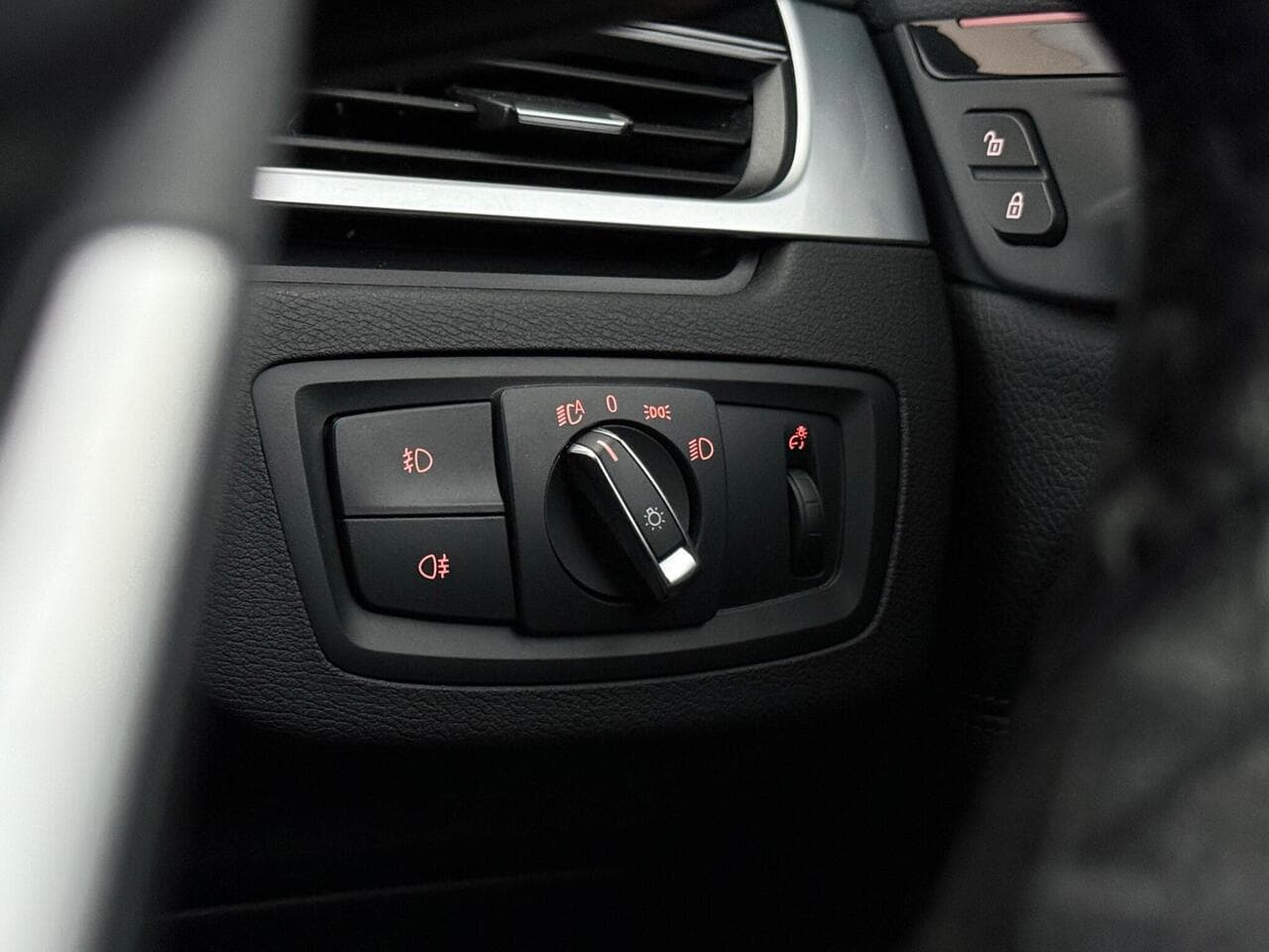 BMW X1 thumbnail Misc Controls